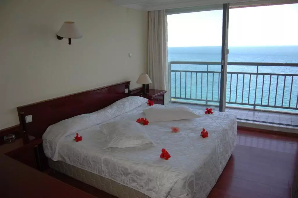 HOTEL LARA PALACE